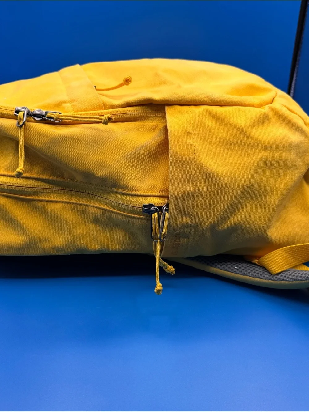 Fjallraven Mustard Yellow Canvas Laptop Backpack 26051 Raven 20L